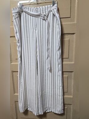 White House Black Market Wide Leg Black White Striped Classy Trouser Size: 16R